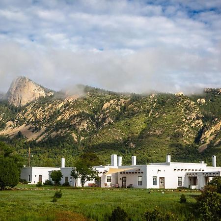 Casa Del Gavilan Historic Inn Cimarron Exterior photo